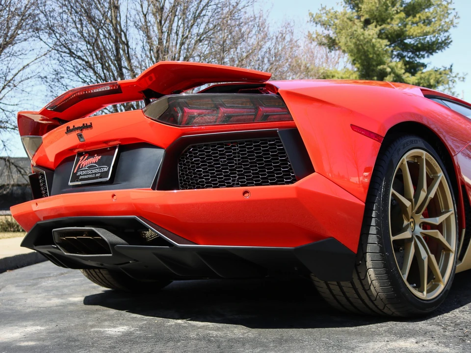 2017 Lamborghini Aventador LP700-4 - Image 18 of 31