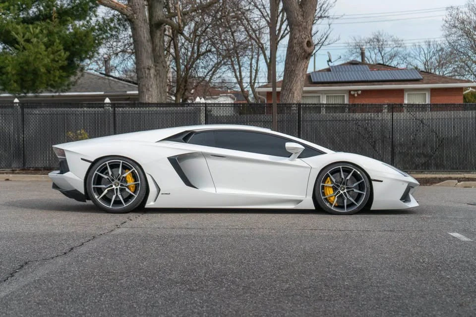 2017 Lamborghini Aventador S LP740-4 - Image 6 of 20