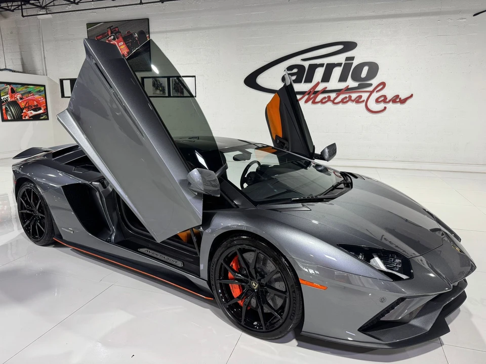 2017 Lamborghini Aventador S LP740-4 - Image 9 of 12