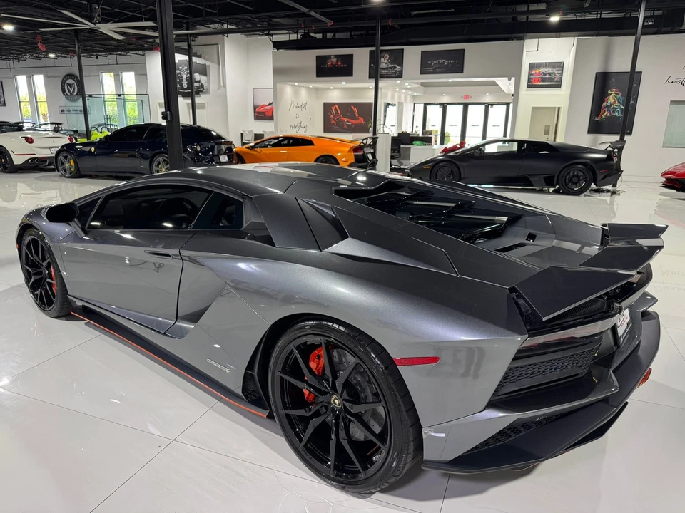 2017 Lamborghini Aventador S LP740-4 - Image 5 of 12