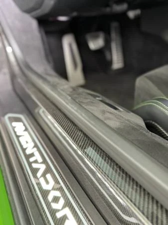 2017 Lamborghini Aventador S LP740-4 - Image 19 of 21