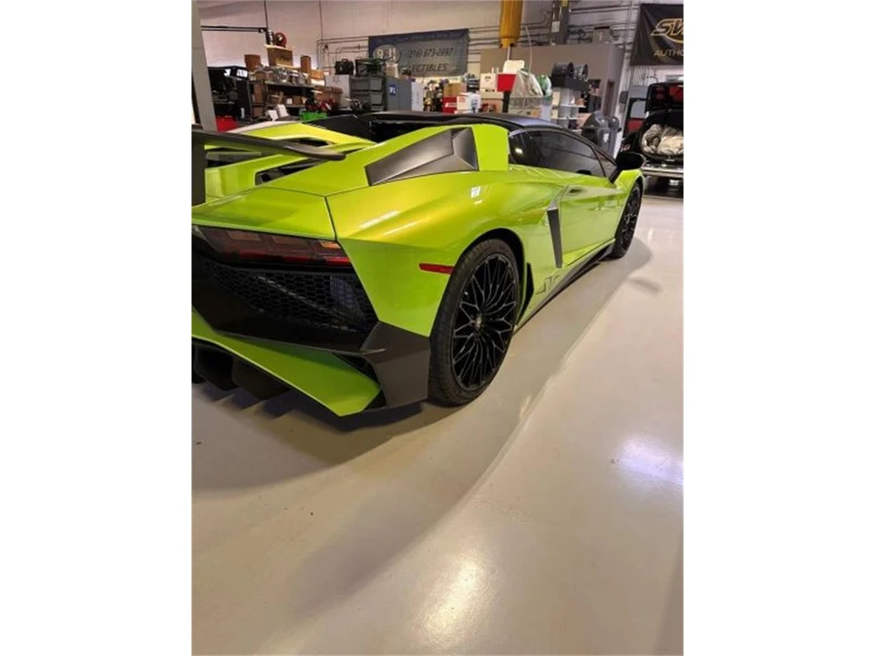 2017 Lamborghini Aventador S LP740-4 - Image 11 of 15