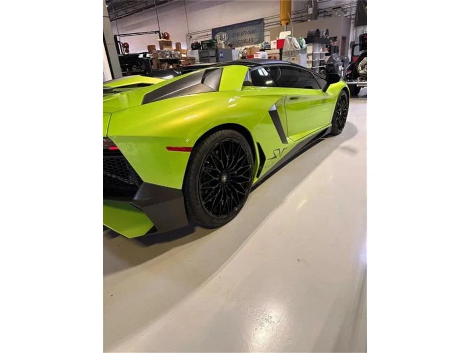 2017 Lamborghini Aventador S LP740-4 - Image 10 of 15