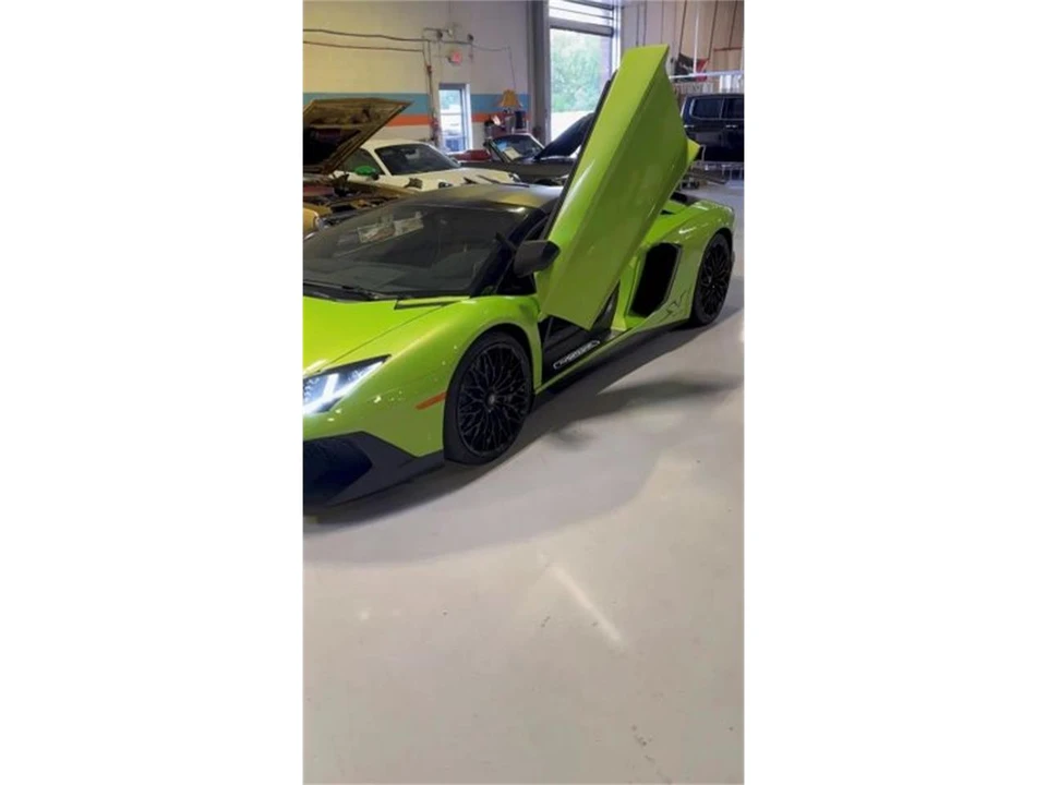 2017 Lamborghini Aventador S LP740-4 - Image 5 of 15