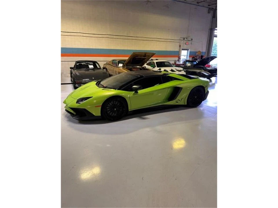 2017 Lamborghini Aventador S LP740-4 - Image 6 of 15