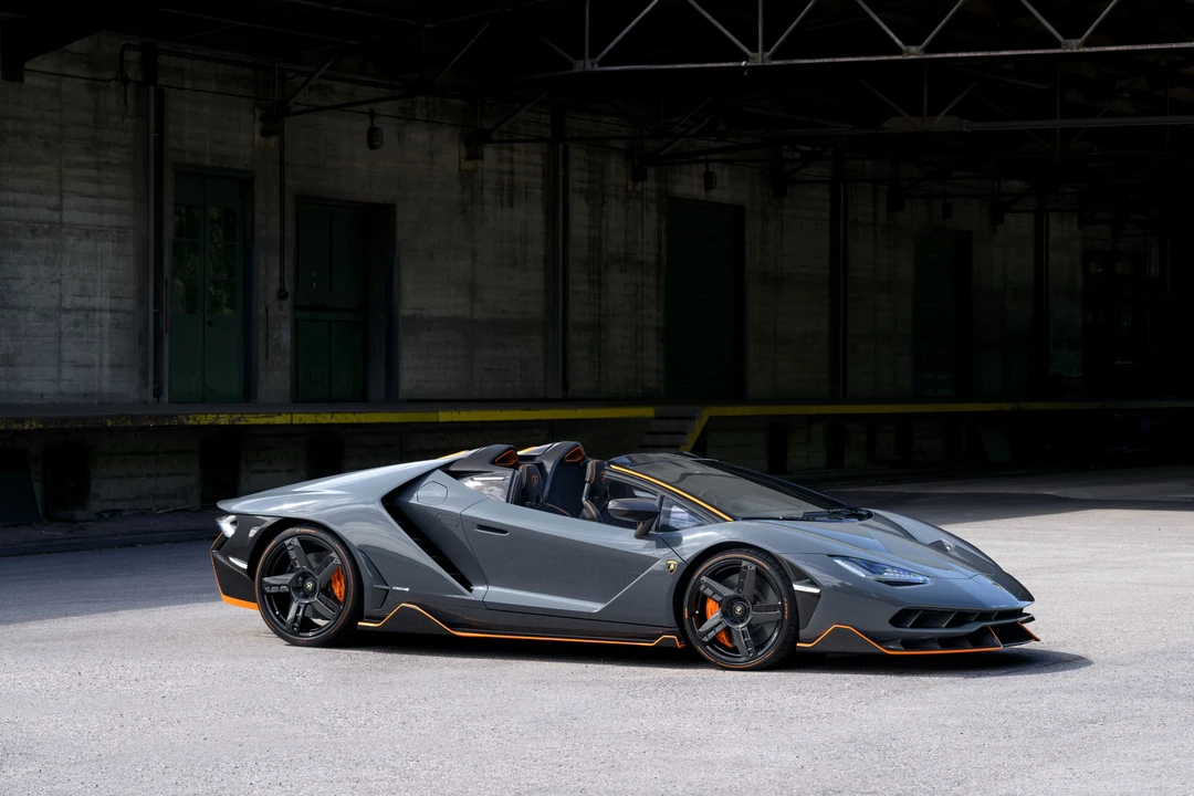 2017 Lamborghini Centenario - Image 10 of 31