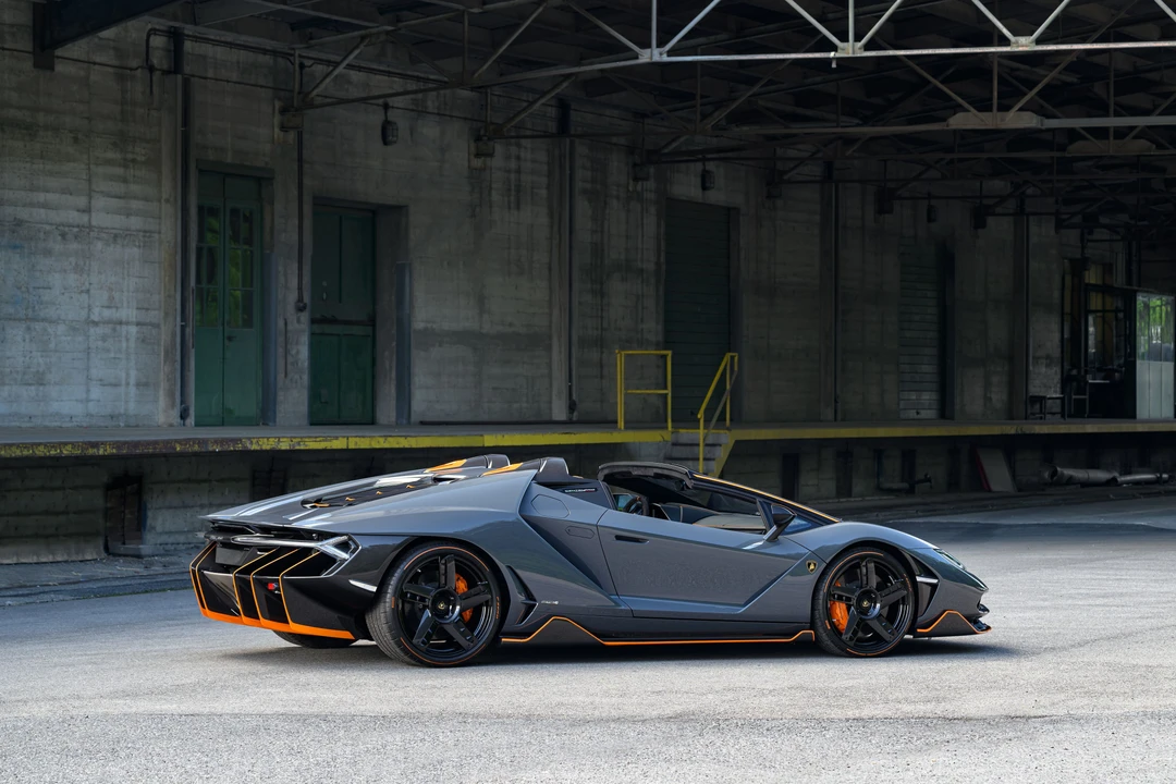 2017 Lamborghini Centenario - Image 15 of 31