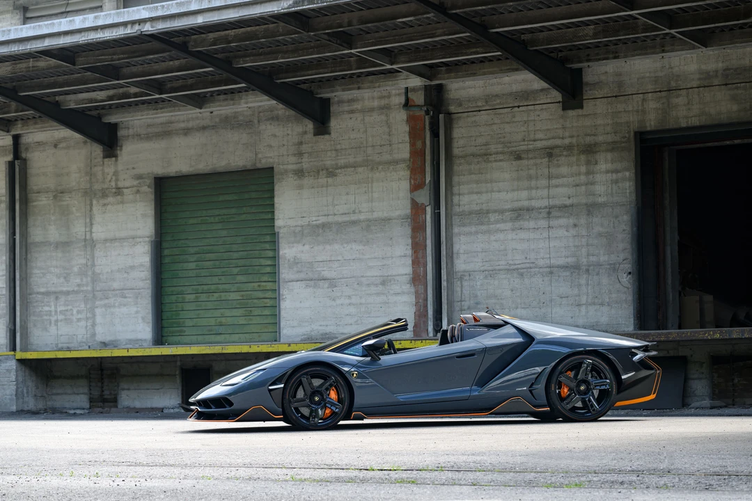 2017 Lamborghini Centenario - Image 17 of 31