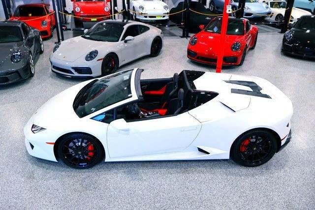 2017 Lamborghini - Image 7 of 12