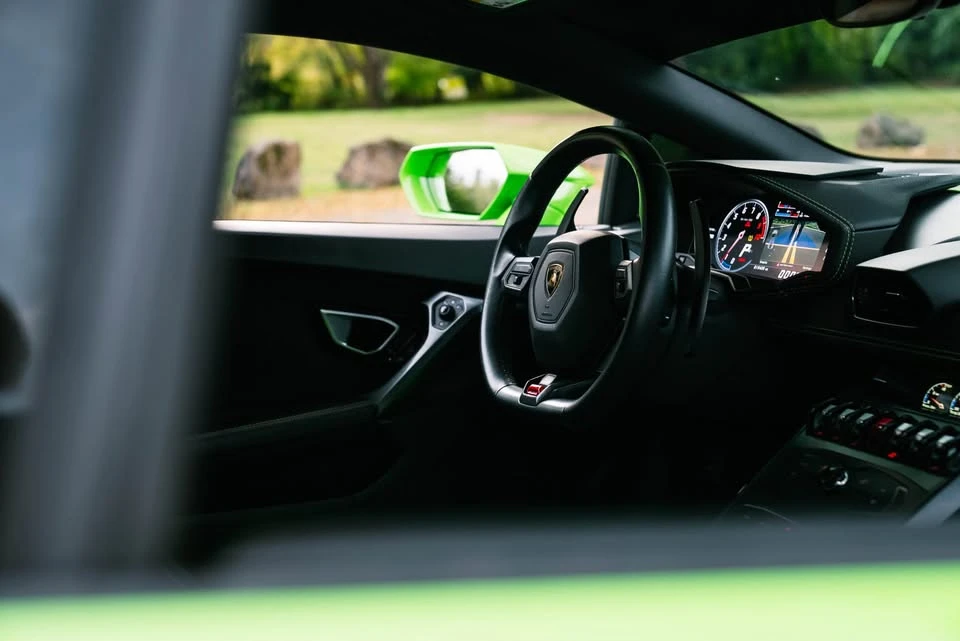 2017 Lamborghini Huracan - Image 15 of 16