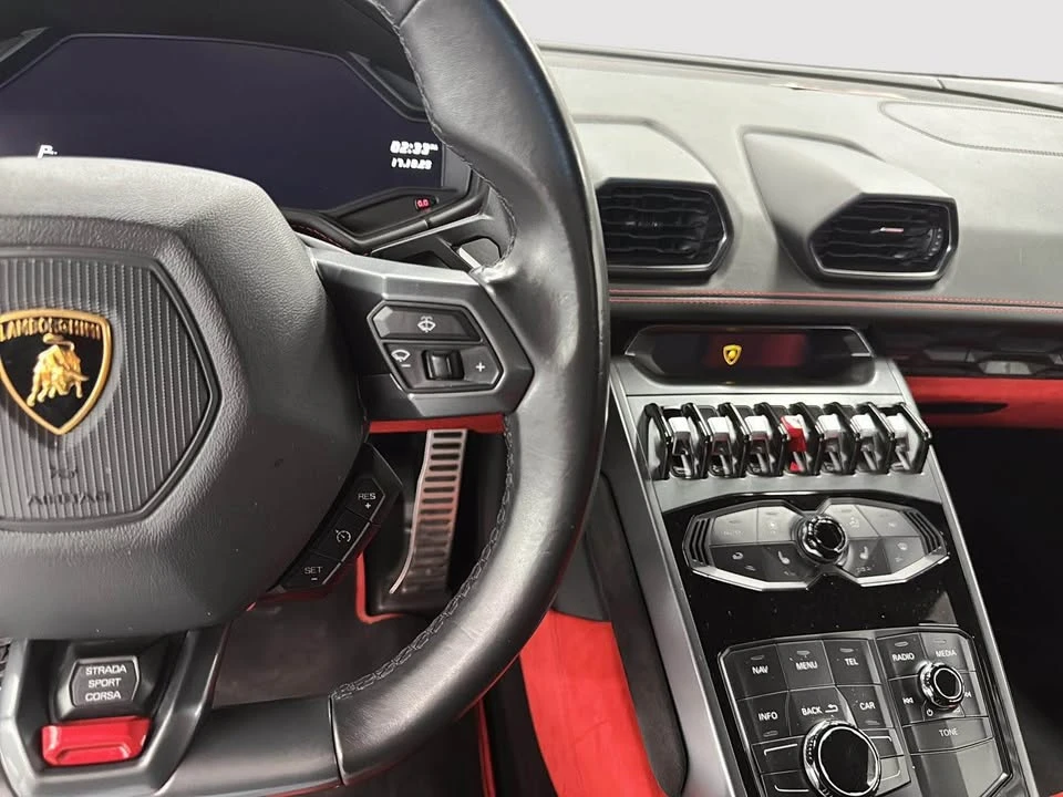 2017 Lamborghini Huracan - Image 13 of 20