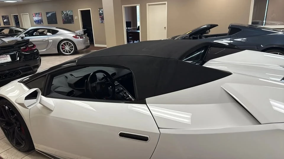 2017 Lamborghini Huracan - Image 8 of 20