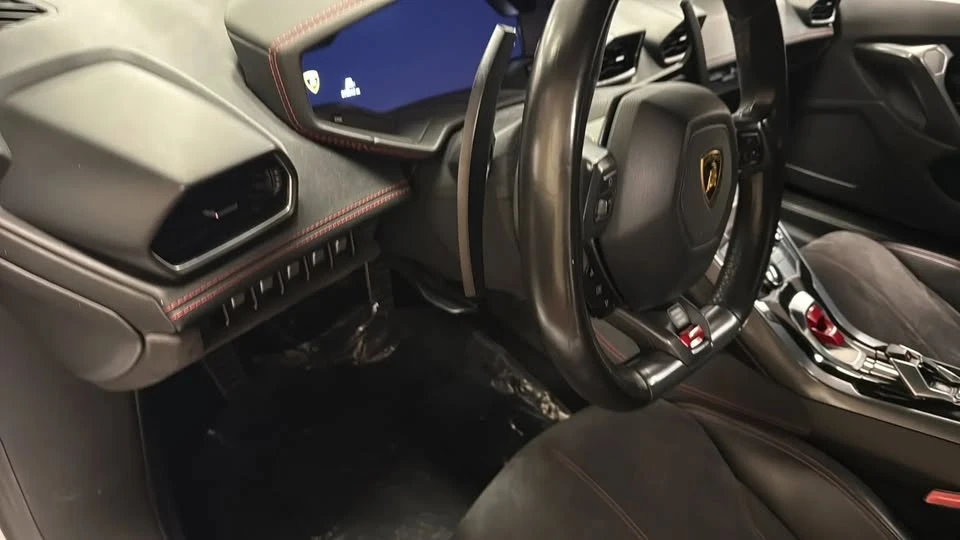 2017 Lamborghini Huracan - Image 17 of 20