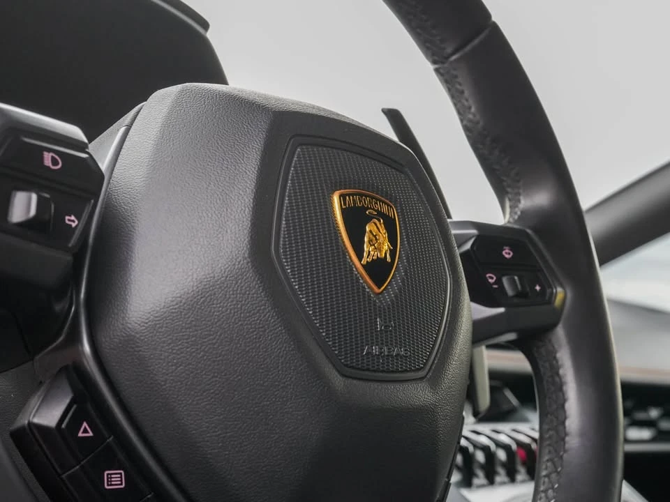 2017 Lamborghini Huracan - Image 11 of 17