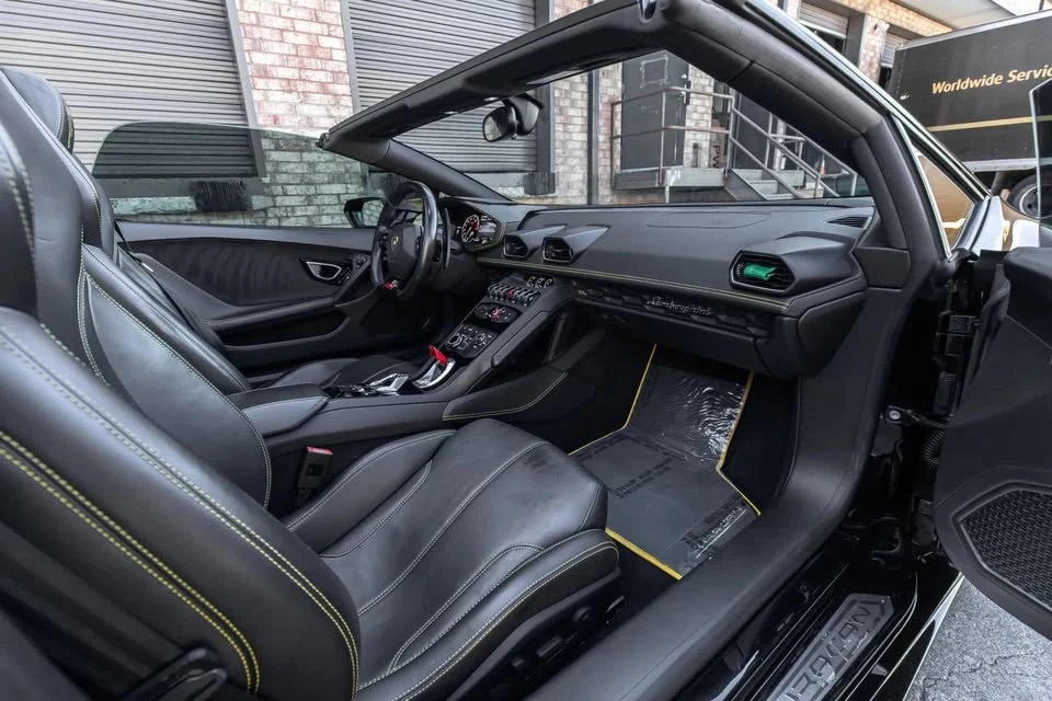 2017 Lamborghini Huracan - Image 11 of 14