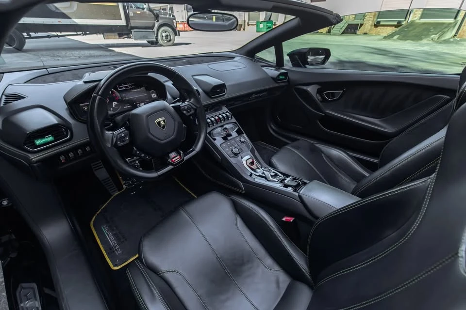 2017 Lamborghini Huracan - Image 10 of 14