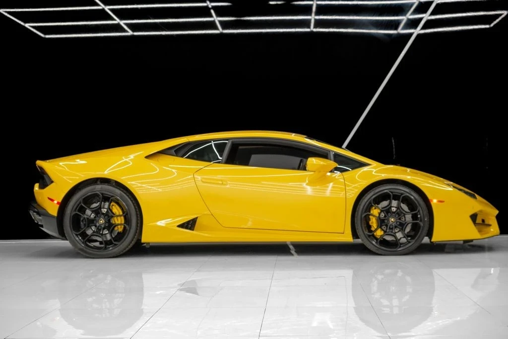 2017 Lamborghini Huracan LP580-2 - Image 2 of 21