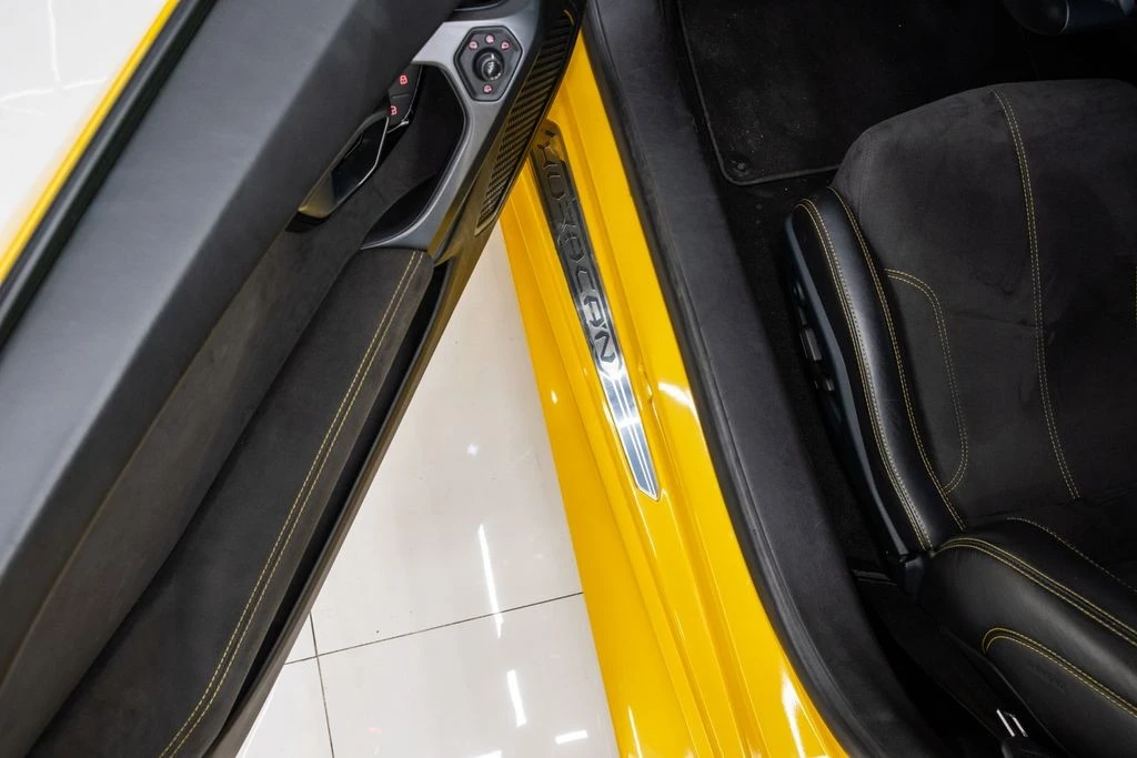 2017 Lamborghini Huracan - Image 17 of 21