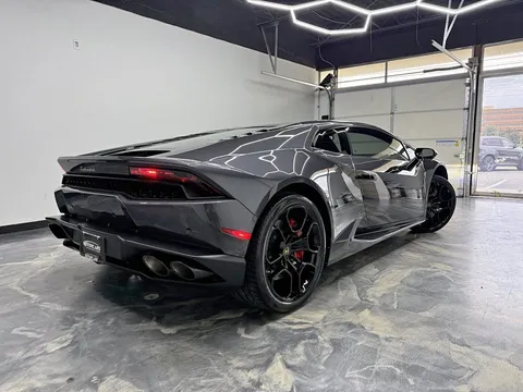 2017 Lamborghini Huracan AVIO