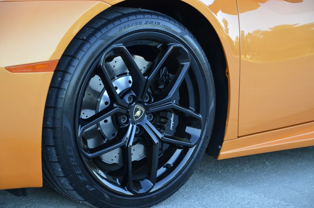 2017 Lamborghini Huracan LP580-2 - Image 14 of 31