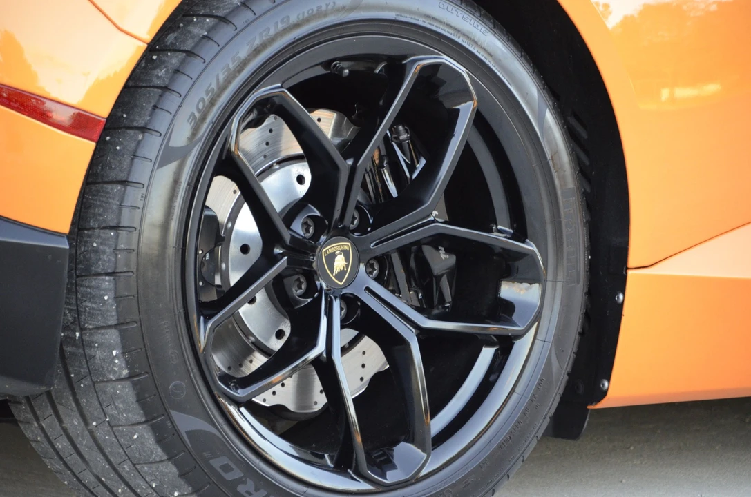 2017 Lamborghini Huracan LP580-2 - Image 17 of 31