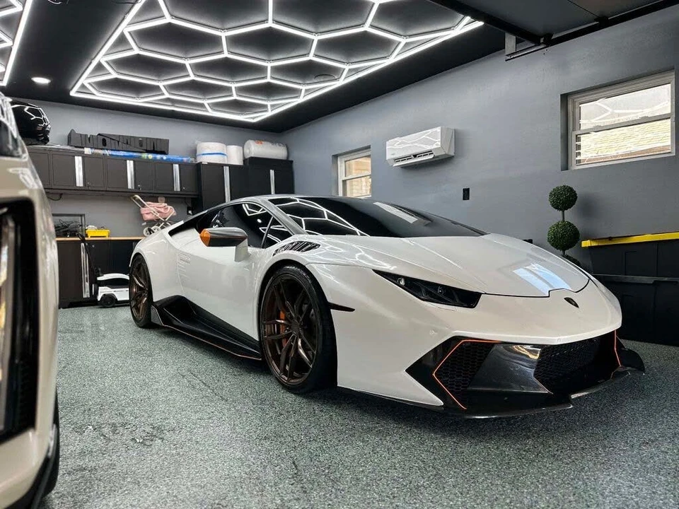2017 Lamborghini Huracan LP580-2 - Image 3 of 24