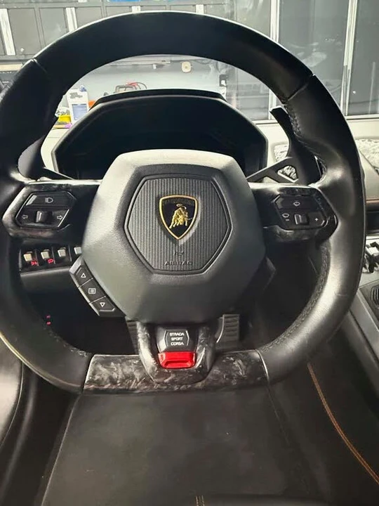 2017 Lamborghini Huracan LP580-2 - Image 18 of 24