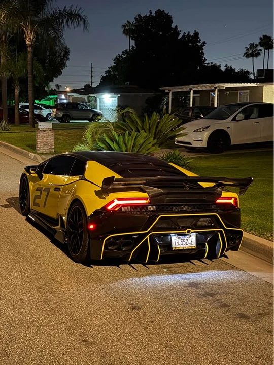 2017 Lamborghini Huracan LP580-2 - Image 2 of 6