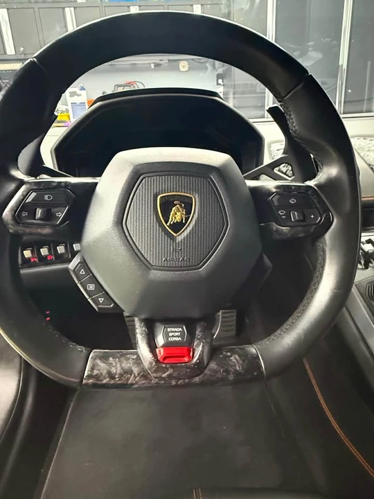 2017 Lamborghini Huracan LP580-2 - Image 6 of 15