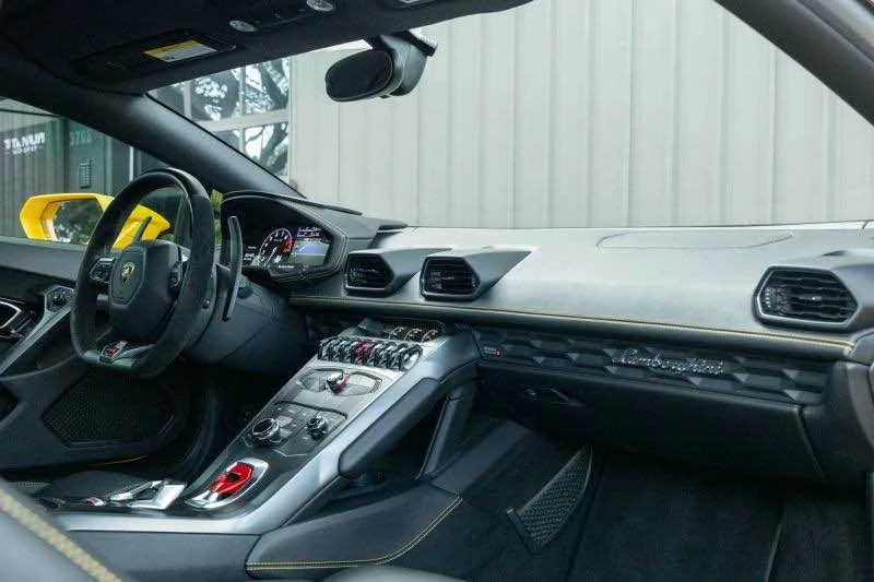 2017 Lamborghini Huracan LP580-2 - Image 12 of 16