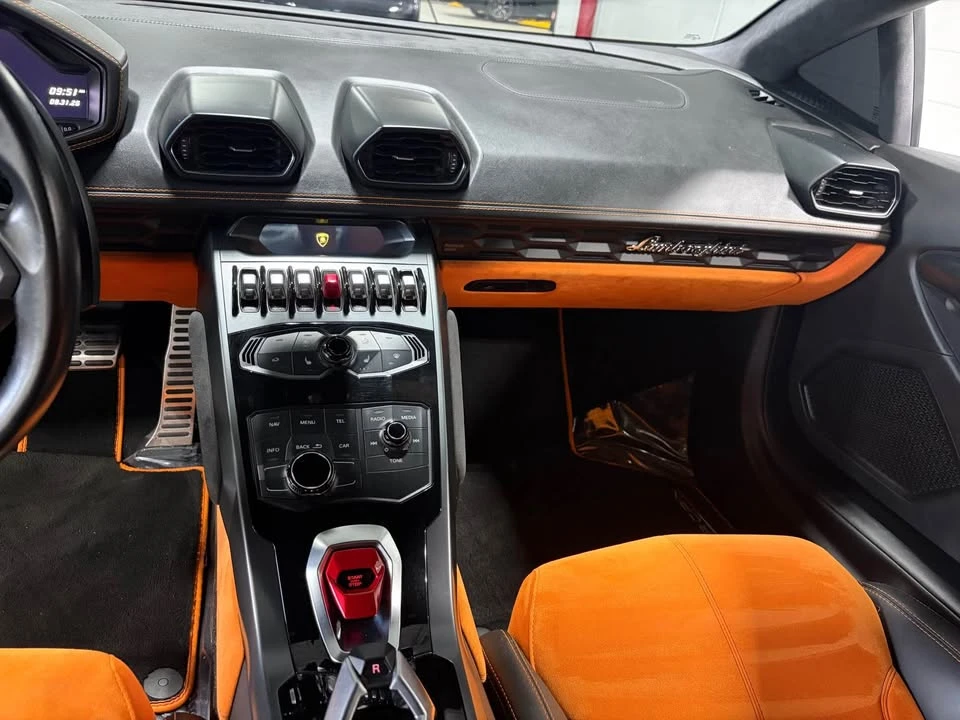 2017 Lamborghini Huracan LP580-2 - Image 9 of 14
