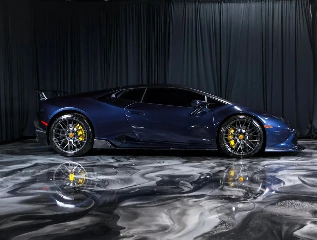 2017 Lamborghini Huracan LP580-2 - Image 2 of 24