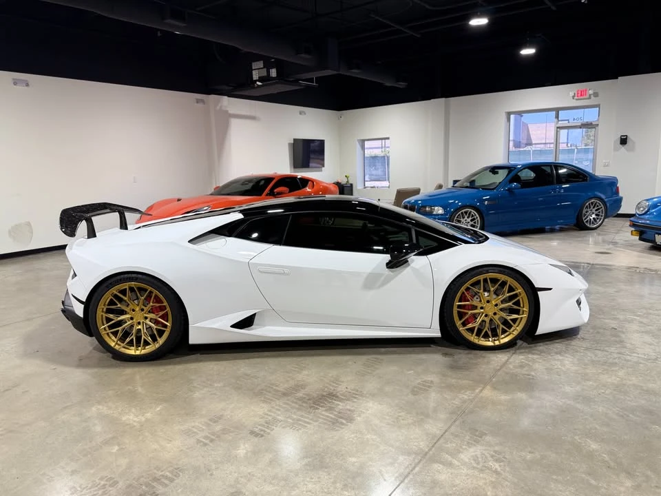 2017 Lamborghini Huracan LP580-2 - Image 2 of 18