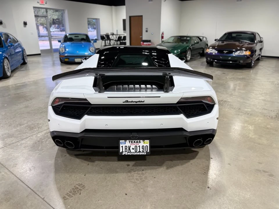 2017 Lamborghini Huracan LP580-2 - Image 4 of 18
