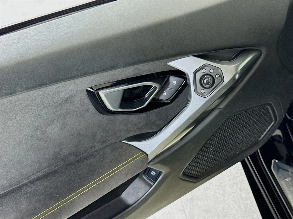 2017 Lamborghini Huracan LP580-2 - Image 11 of 12