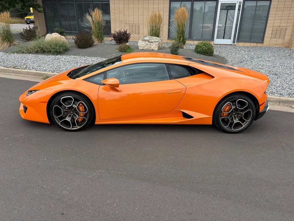 2017 Lamborghini Huracan LP580-2 - Image 2 of 21