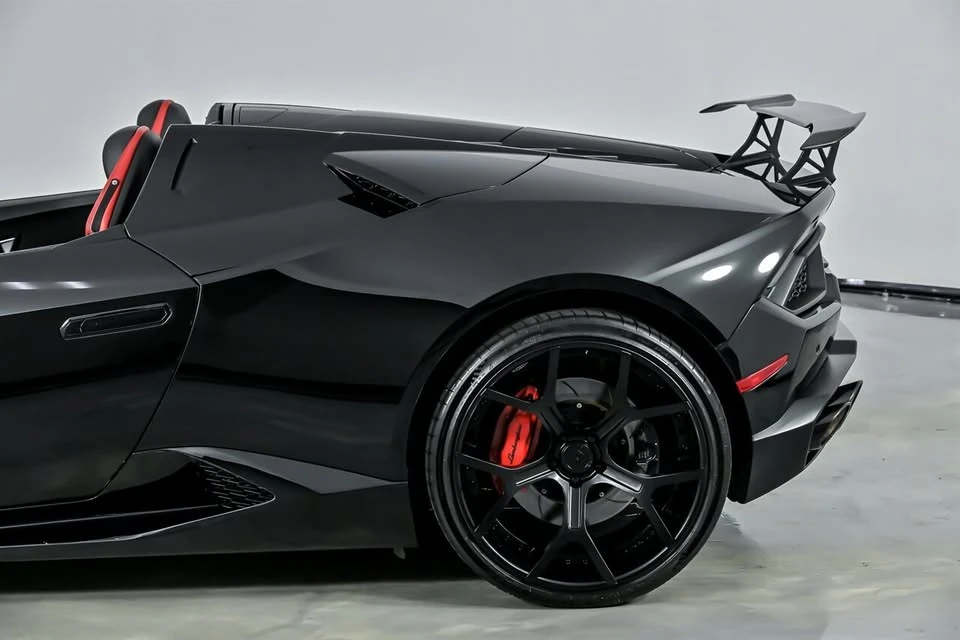 2017 Lamborghini - Image 9 of 20