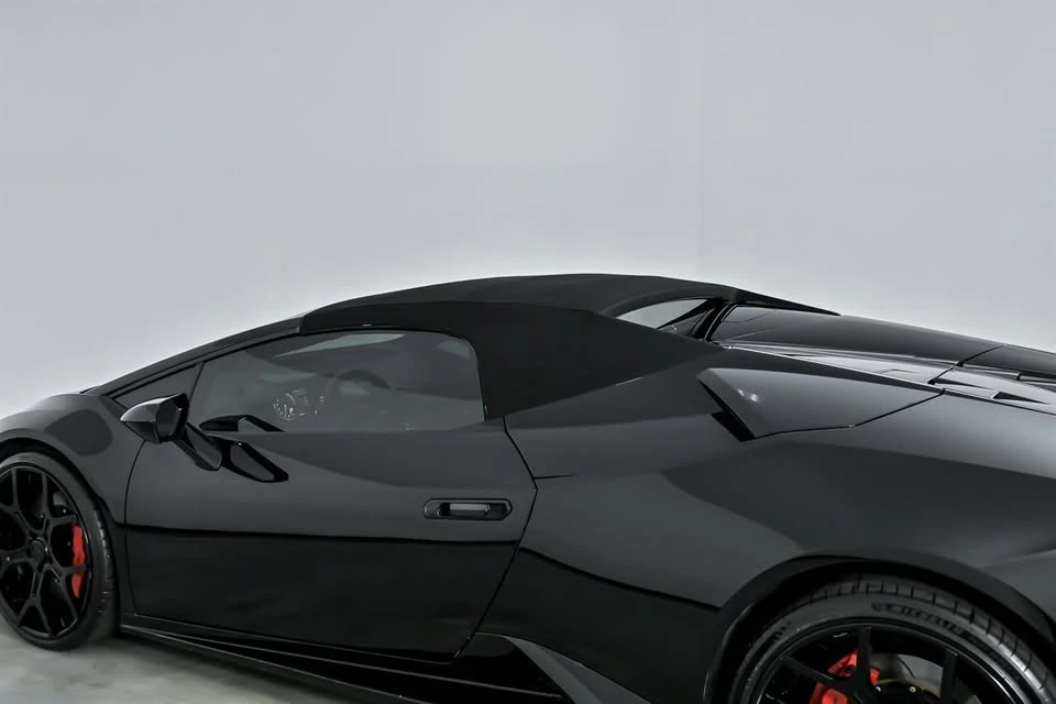 2017 Lamborghini - Image 19 of 20