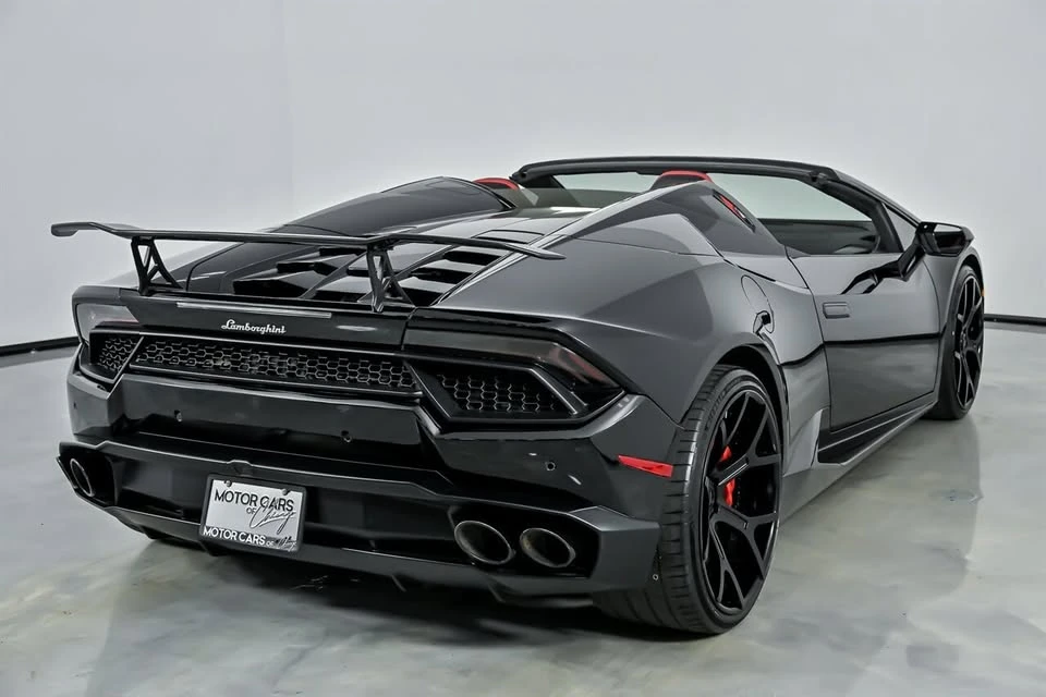 2017 Lamborghini - Image 12 of 20