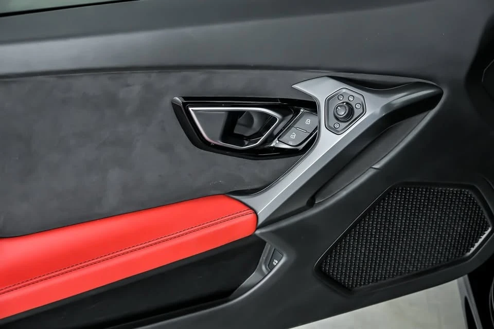 2017 Lamborghini - Image 20 of 20