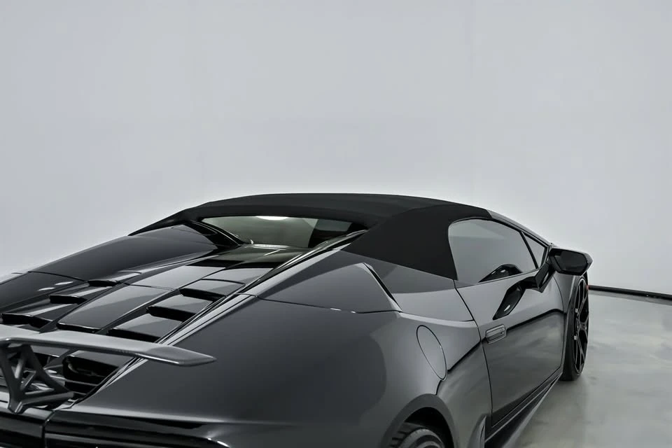 2017 Lamborghini - Image 17 of 20