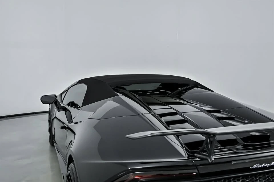 2017 Lamborghini - Image 18 of 20