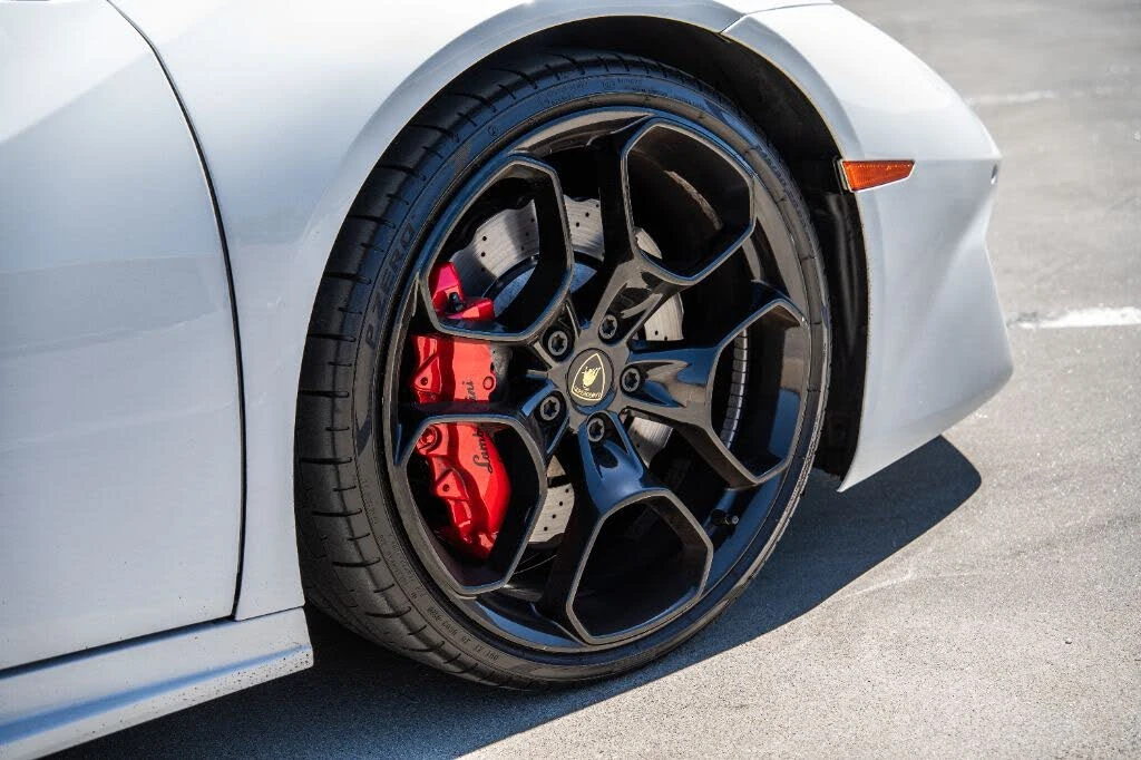 2017 Lamborghini Huracan LP580-2 - Image 5 of 17