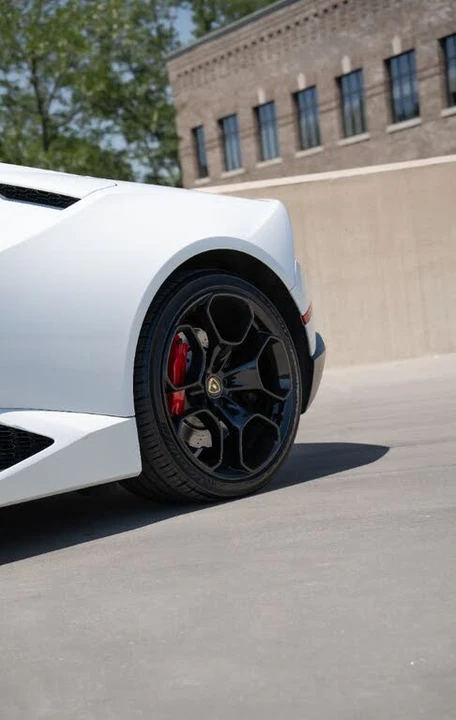 2017 Lamborghini Huracan LP580-2 - Image 13 of 17
