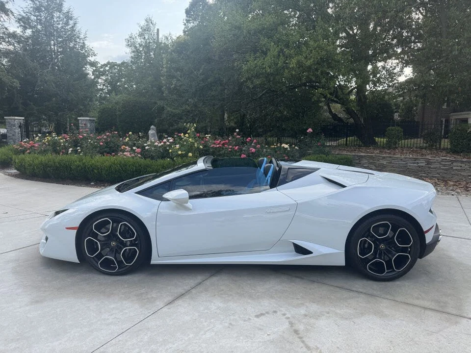 2017 Lamborghini Huracan LP580-2 - Image 2 of 31