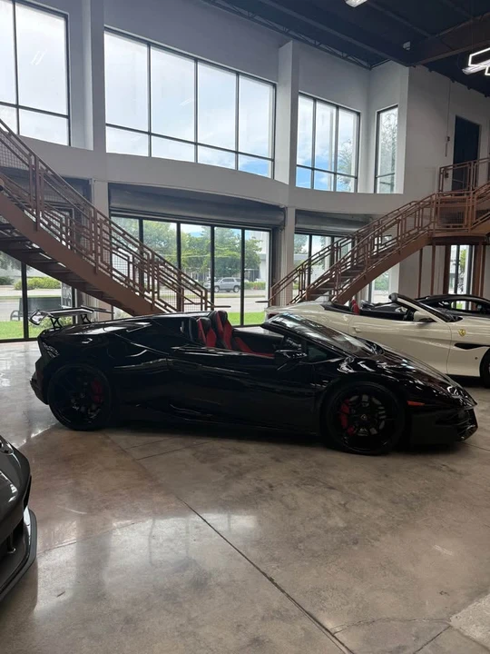2017 Lamborghini Huracan LP580-2 - Image 3 of 6