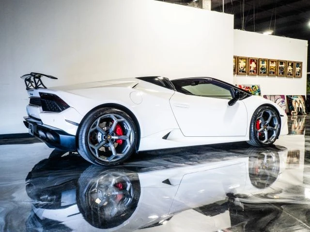 2017 Lamborghini Huracan LP580-2 - Image 7 of 21