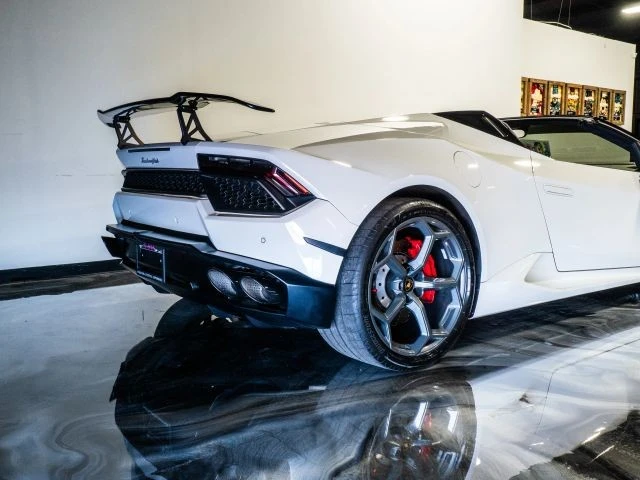 2017 Lamborghini Huracan LP580-2 - Image 8 of 21