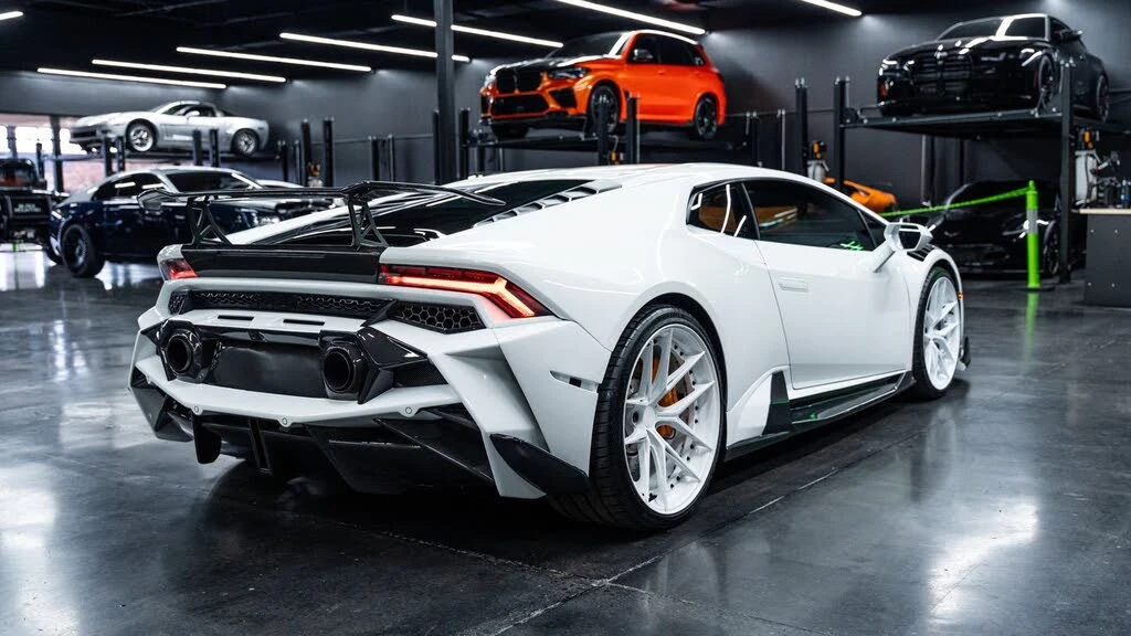 2017 Lamborghini Huracan LP580-2 - Image 7 of 31