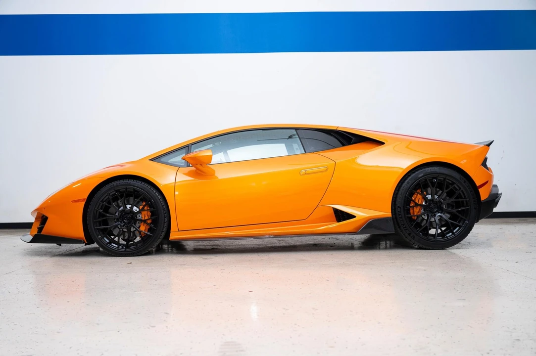 2017 Lamborghini Huracan LP580-2 - Image 4 of 31